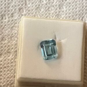 Elegant light Blue Topaz Emerald cut 1.40ct Gemstone New